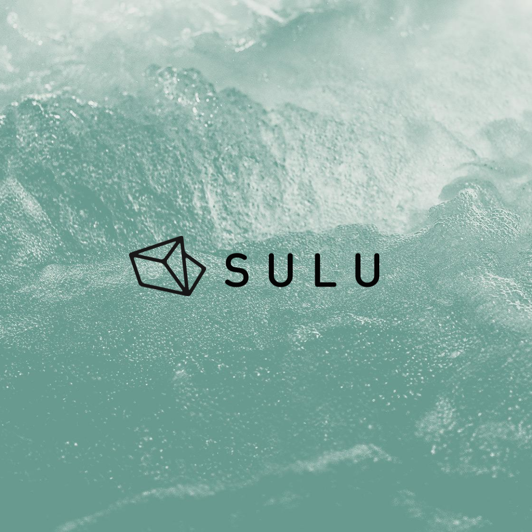 Sulu Logo auf mintgrünem Hintergrund